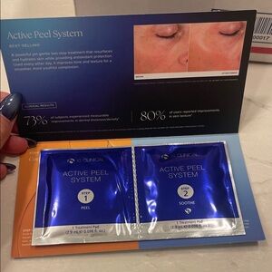 IS clinical Active Peel System - Blue and Silver